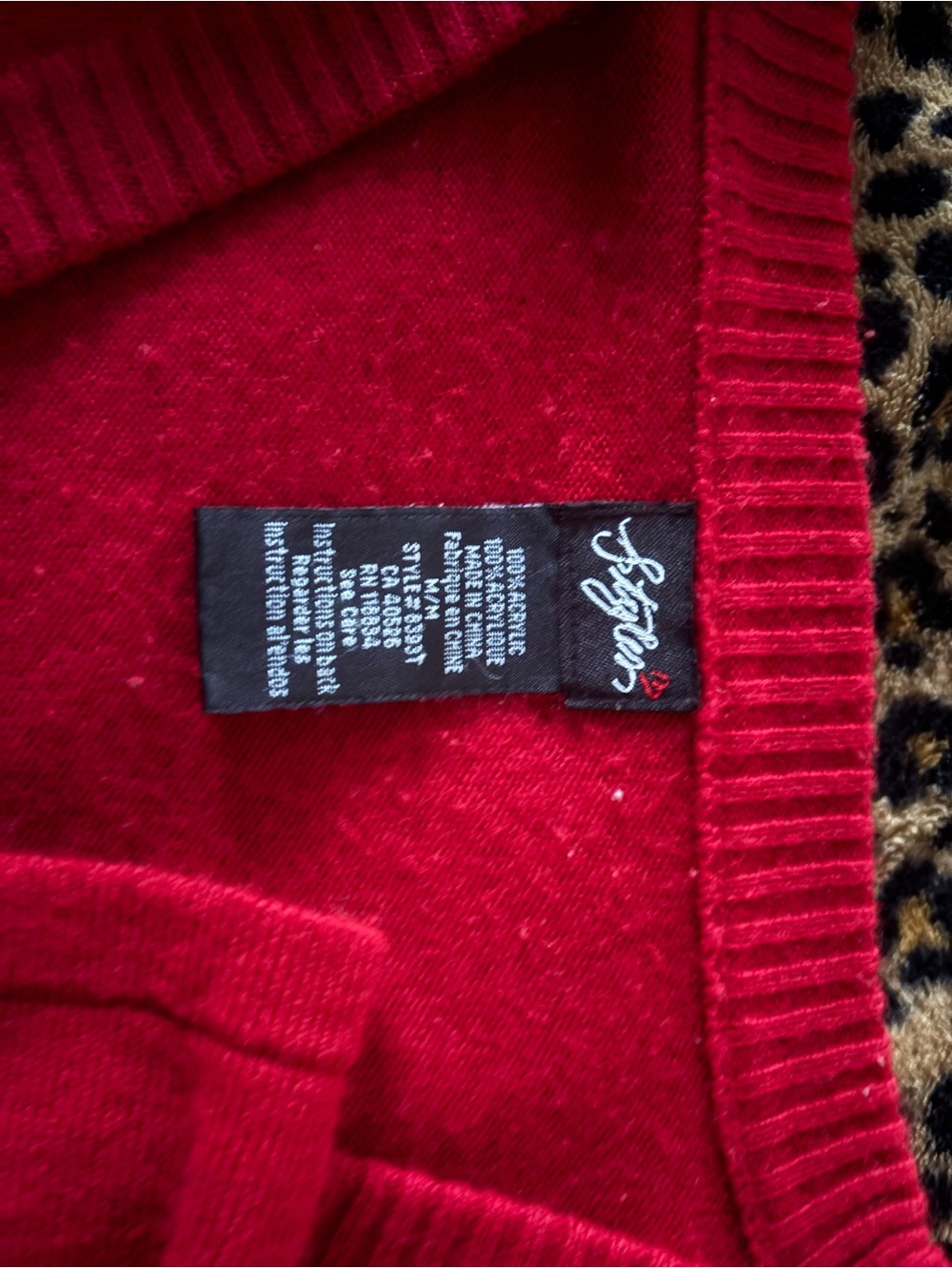 Red Cropped Cardigan - Picture 2 of 3
